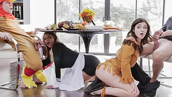 Thanksgiving Family Fuck - Brooklyn Chase, Rosalyn Sphinx free video